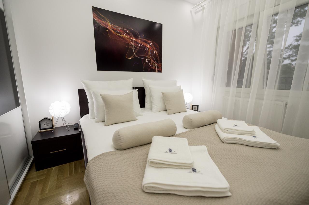 Centar Lux Apartamento Arandjelovac Exterior foto