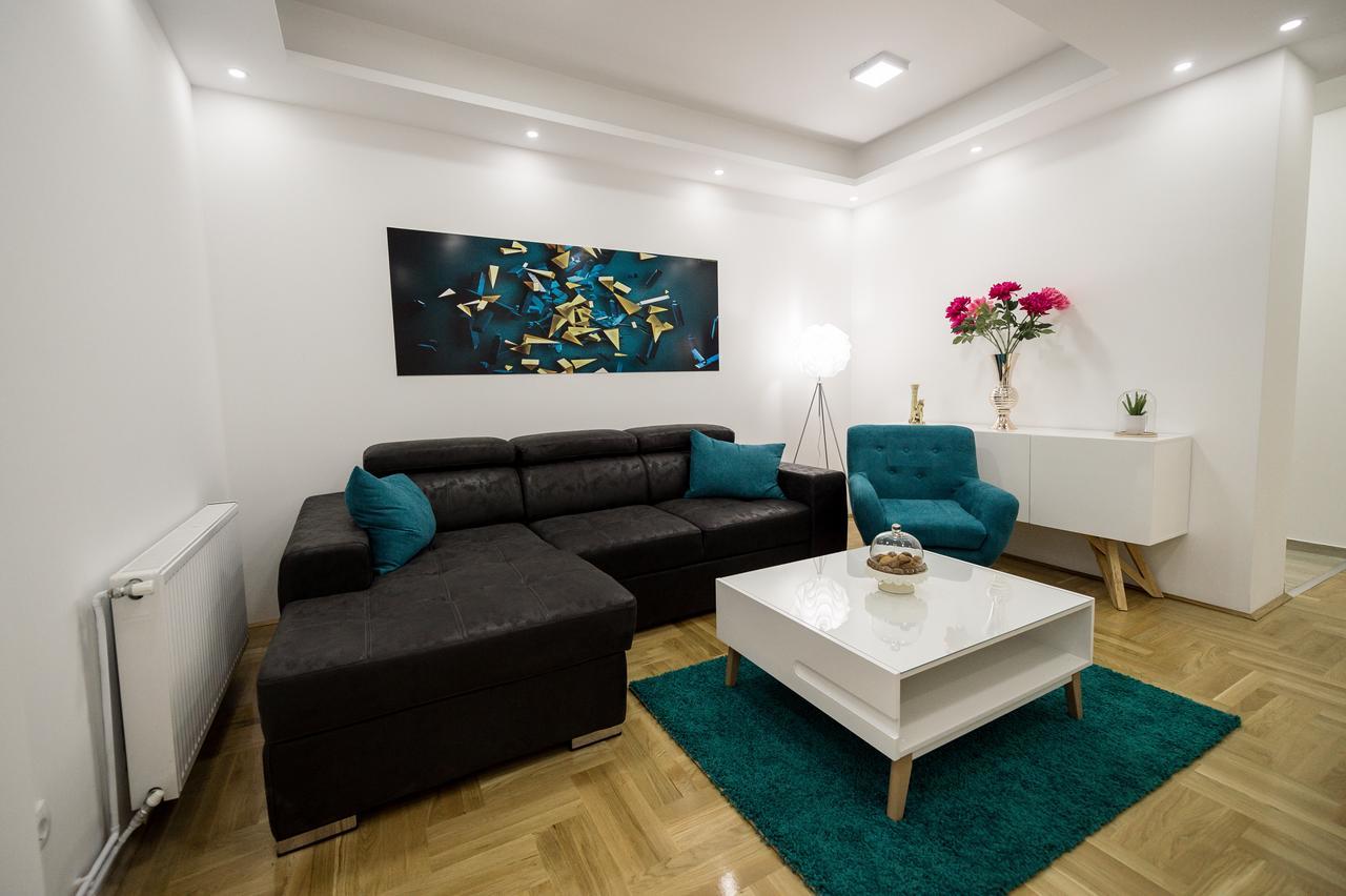 Centar Lux Apartamento Arandjelovac Exterior foto