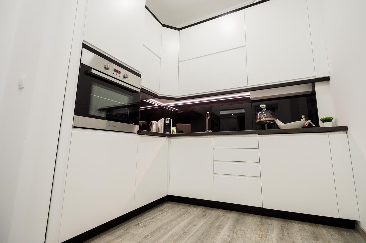 Centar Lux Apartamento Arandjelovac Exterior foto
