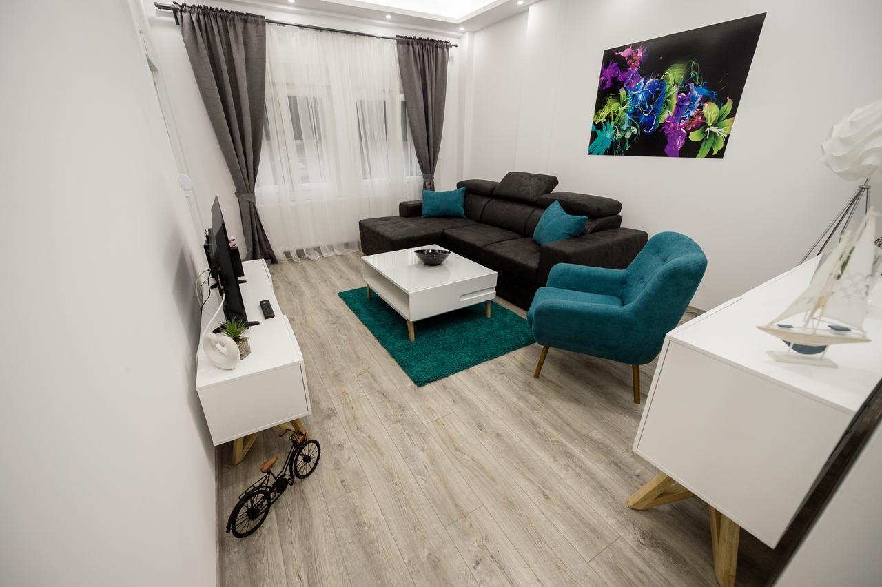 Centar Lux Apartamento Arandjelovac Exterior foto