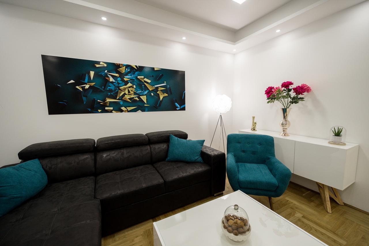 Centar Lux Apartamento Arandjelovac Exterior foto