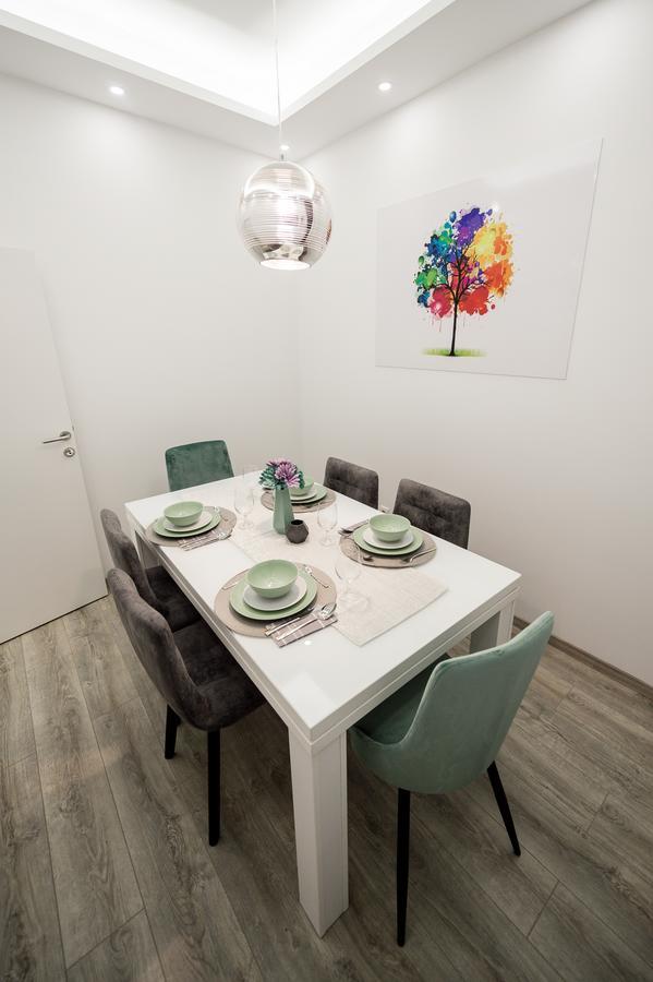Centar Lux Apartamento Arandjelovac Exterior foto