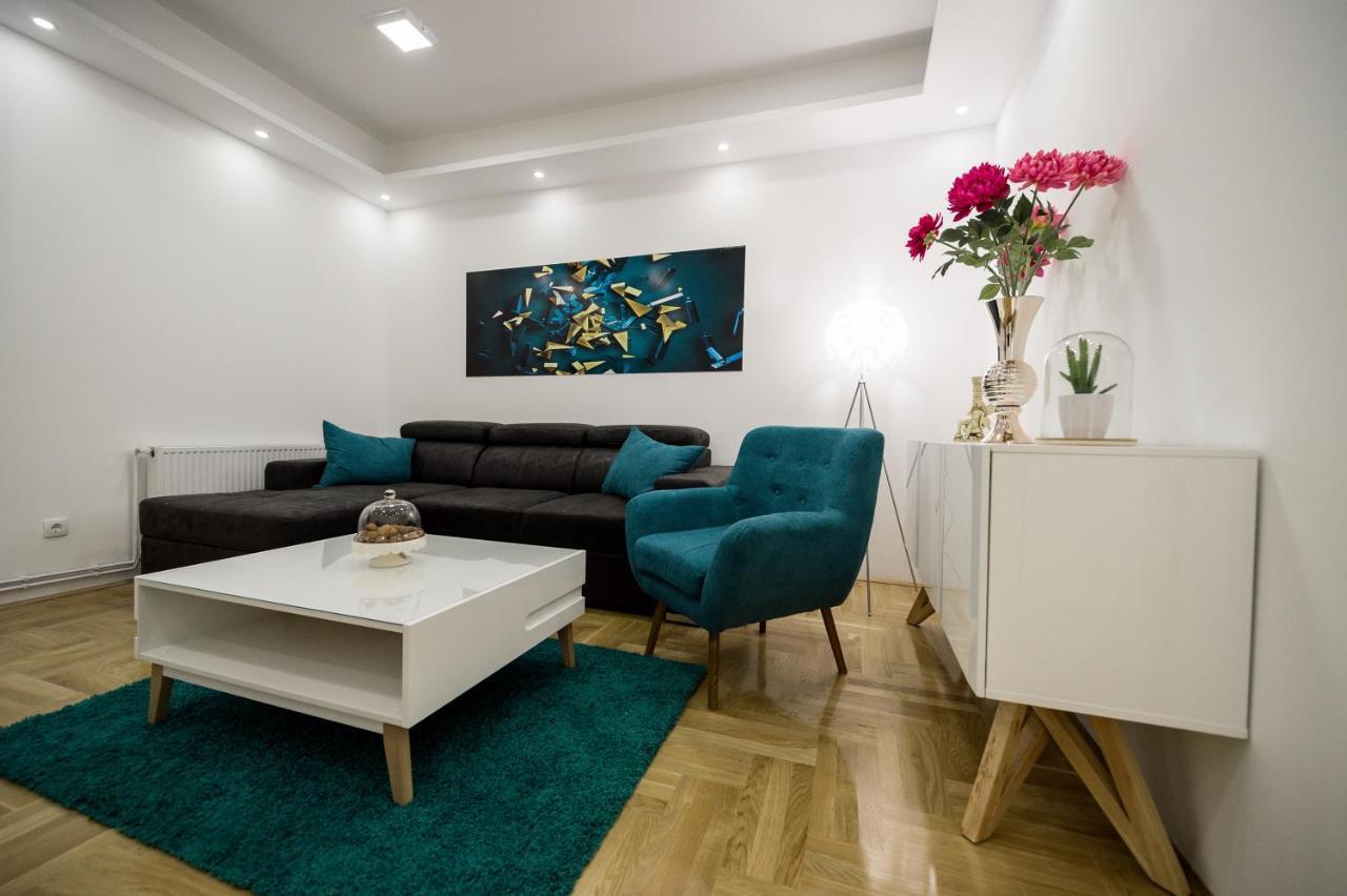 Centar Lux Apartamento Arandjelovac Exterior foto