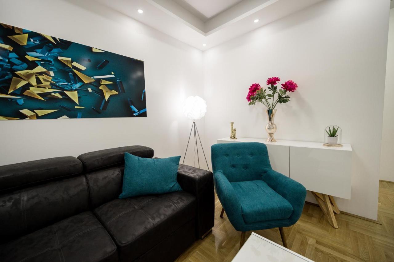 Centar Lux Apartamento Arandjelovac Exterior foto