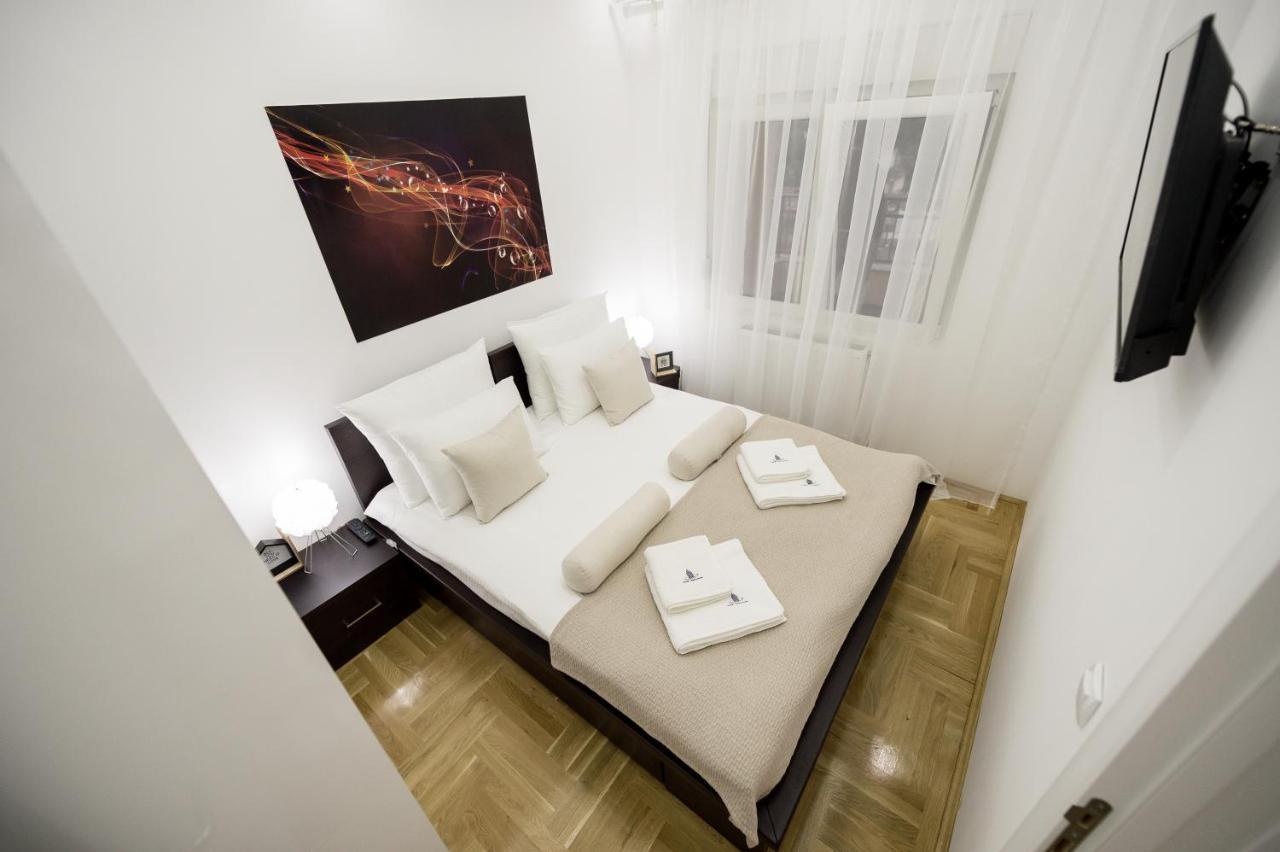 Centar Lux Apartamento Arandjelovac Exterior foto